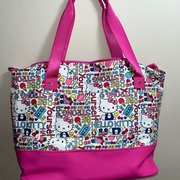 Hello Kitty Pink & White Duffle Bag - Carry On/Overnight Travel Tote NWT - Picture 8 of 16